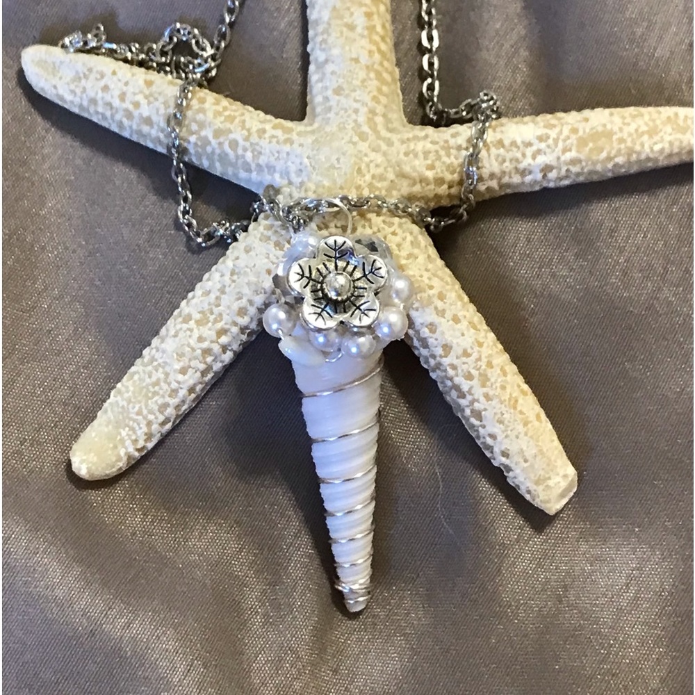 Stunning Turret Seashell Necklace Seashell Pendant Summer jewelry